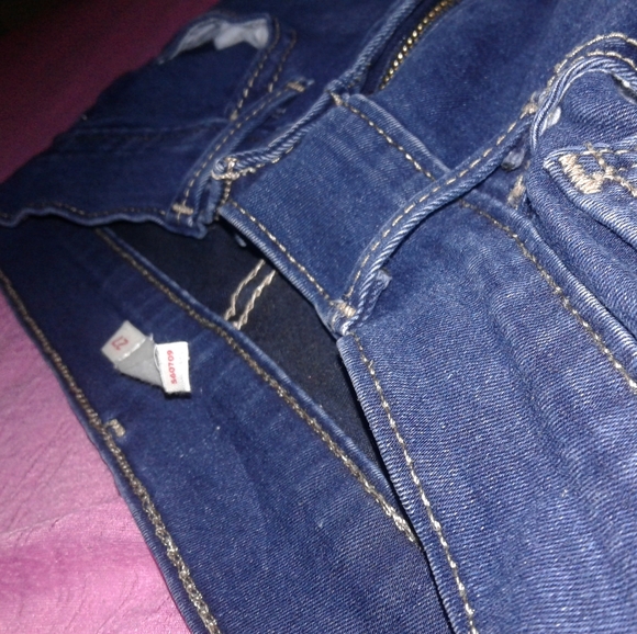 Dark Blue Levis Jeans - Picture 3 of 4